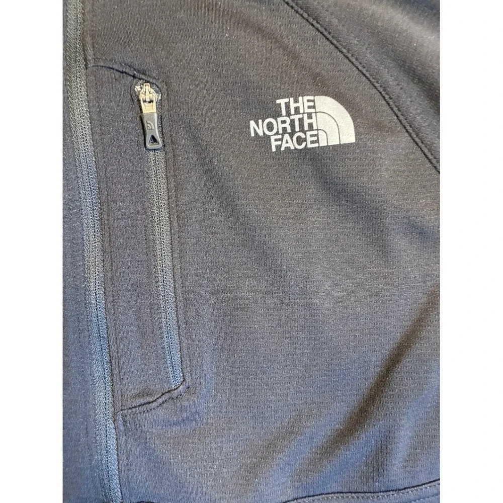 The North Face Men's M Ambition 1/4 Zip Pullover Active Top Black